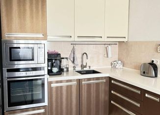 Продам 3-комнатную квартиру, 71 м2, Москва, улица Татьяны Макаровой, 3, улица Татьяны Макаровой
