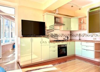 3-комнатная квартира в аренду, 84 м2, Сочи, Полтавская улица, 19/4