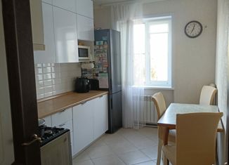 Продается 3-ком. квартира, 73.3 м2, Астраханская область, улица Бабаевского, 31к3