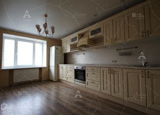 Сдам трехкомнатную квартиру, 90 м2, Санкт-Петербург, Комендантская площадь, 8, Комендантская площадь