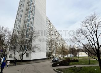 Трехкомнатная квартира на продажу, 75 м2, Москва, Берингов проезд, 3, станция Ботанический сад