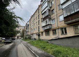 Продаю 3-ком. квартиру, 56 м2, Южноуральск, улица Космонавтов, 9