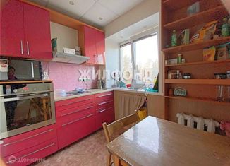 Продам 4-комнатную квартиру, 59.7 м2, Осинники, улица Победы, 35