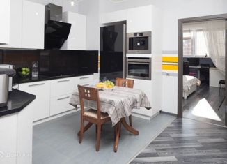 Продаю трехкомнатную квартиру, 91 м2, поселок Знамя Октября, микрорайон Родники, 8