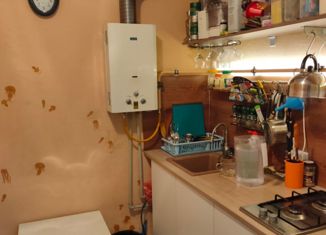 Продается 2-комнатная квартира, 51.7 м2, село Штормовое, улица Ленина, 2