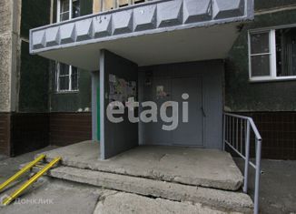 Продается 3-комнатная квартира, 66 м2, Челябинск, улица Хохрякова, 10, Тракторозаводский район