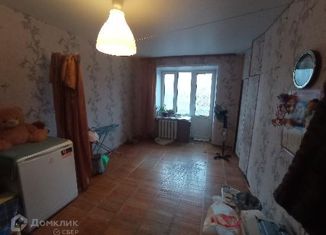 Продам 2-ком. квартиру, 35 м2, Тольятти, Революционная улица, 7к3, Автозаводский район