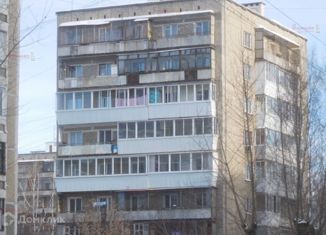 Сдаю в аренду 3-ком. квартиру, 54 м2, Екатеринбург, Коммунистическая улица, 2, метро Проспект Космонавтов