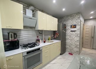 Продается трехкомнатная квартира, 57.1 м2, Нижний Новгород, улица Старых Производственников, 19, улица Старых Производственников