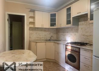 Продам однокомнатную квартиру, 34 м2, Ставрополь, микрорайон № 13, улица Орджоникидзе, 4