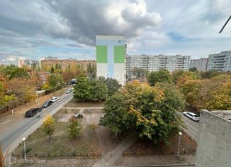 Продается 4-комнатная квартира, 98 м2, Тольятти, улица Автостроителей, 31