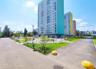 Продажа 2-комнатной квартиры, 55.7 м2, Тюмень, улица Ветеранов Труда, 9Ак3, ЖК На Ватутина