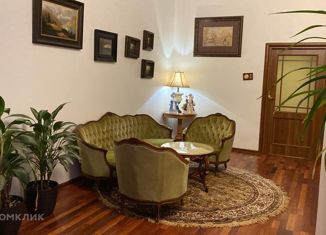 Продам 4-ком. квартиру, 131.5 м2, Санкт-Петербург, 3-я линия Васильевского острова, 46, метро Василеостровская