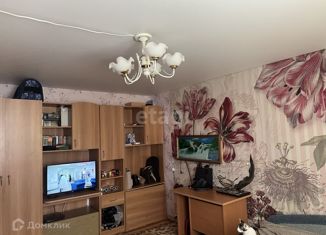 Продаю 2-ком. квартиру, 50.2 м2, Тарко-Сале, улица Победы, 27