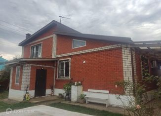 Продам дом, 200 м2, станица Новотитаровская, улица Луначарского, 342