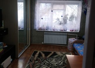 3-комнатная квартира на продажу, 68 м2, посёлок городского типа Новоозёрное, улица Героев-Десантников, 23