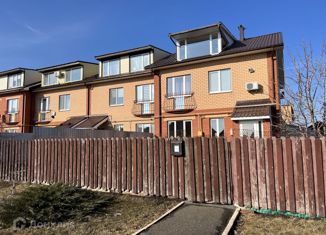 Продаю таунхаус, 100 м2, село Ивановка, улица Кирилова, 31