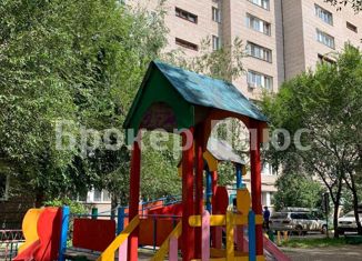 Продаю 2-ком. квартиру, 50 м2, Абакан, улица Ломоносова, 16