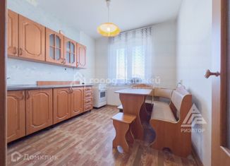 Продается однокомнатная квартира, 40.6 м2, Челябинск, улица Братьев Кашириных, 87А