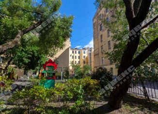 Продам четырехкомнатную квартиру, 142.1 м2, Санкт-Петербург, Средний проспект Васильевского острова, 33, метро Василеостровская