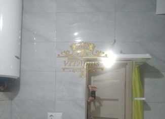 Продам 2-ком. квартиру, 43 м2, Артём, улица Берзарина, 11