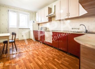 Сдаю 2-ком. квартиру, 80 м2, Самара, Галактионовская улица, 2, ЖК Воскресенский