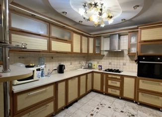 Продам 3-ком. квартиру, 74.5 м2, Красноперекопск, 10-й микрорайон, 18