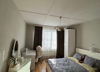 Сдаю 3-комнатную квартиру, 96 м2, Екатеринбург, улица Карла Маркса, 12, улица Карла Маркса
