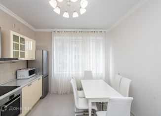 Аренда 3-ком. квартиры, 110 м2, Тюмень, улица Осипенко, 16