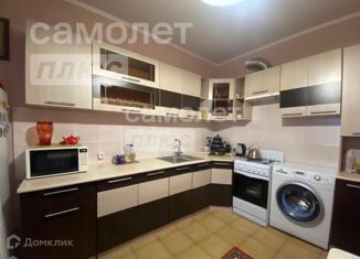 Продается двухкомнатная квартира, 60 м2, Астрахань, улица Куликова, 79