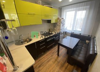 Продается 3-комнатная квартира, 60.5 м2, Хабаровский край, улица Калинина, 37