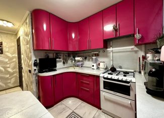 Продам 3-комнатную квартиру, 56 м2, Москва, улица Константина Симонова, 5к3, улица Константина Симонова