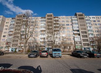 Продается 3-комнатная квартира, 64 м2, Калининград, Батальная улица, 77