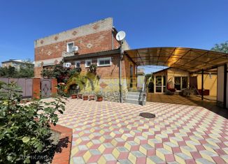 Трехкомнатная квартира на продажу, 82.5 м2, поселок Стрелка, улица Ленина, 28