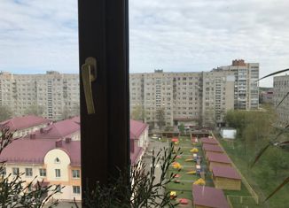 Продается 3-комнатная квартира, 57 м2, Рыбинск, улица Радищева, 83