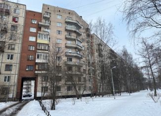 Продажа 2-ком. квартиры, 56.9 м2, Санкт-Петербург, проспект Художников, 33к1, метро Проспект Просвещения