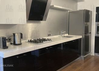 Сдаю в аренду 3-ком. квартиру, 110 м2, Санкт-Петербург, Малый проспект Петроградской стороны, 1/3, метро Спортивная