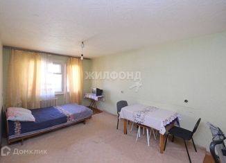 Продам 3-комнатную квартиру, 60.2 м2, Новосибирская область, улица Петухова, 128