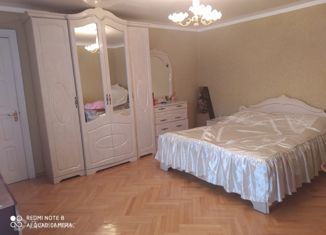 Продам 5-комнатную квартиру, 110 м2, Владикавказ, улица Братьев Щукиных, 61