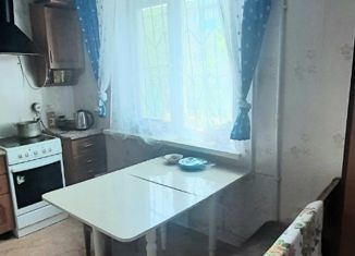 Продается трехкомнатная квартира, 68 м2, поселок городского типа Атамановка, улица Гагарина, 16