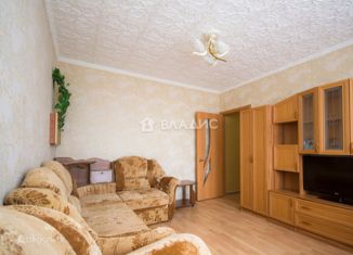 Продам 2-комнатную квартиру, 45 м2, Балаково, улица Братьев Захаровых, 6