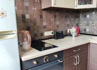 Продаю 3-ком. квартиру, 61 м2, Москва, улица Красного Маяка, 20к1, метро Пражская