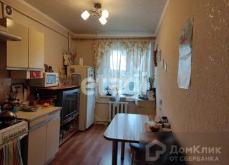 Продаю четырехкомнатную квартиру, 76.3 м2, Ирбит, улица Логинова, 38А