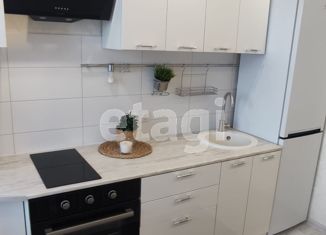 Продам 2-ком. квартиру, 55 м2, посёлок городского типа Куйбышево, Родниковая улица, 49