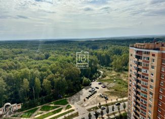 Продам 2-ком. квартиру, 55 м2, Калуга, улица 65 лет Победы, 45