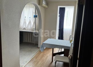 Продаю 3-ком. квартиру, 86 м2, Ставрополь, переулок Макарова, 8/1, микрорайон № 18