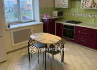 Продам двухкомнатную квартиру, 70 м2, Орёл, улица Емлютина, 8, микрорайон Зареченский