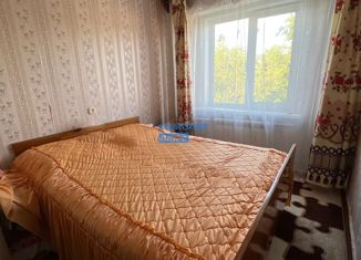 Продаю 4-комнатную квартиру, 60 м2, Бийск, Ленинградская улица, 111