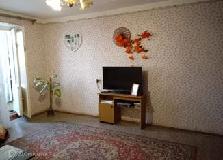 Двухкомнатная квартира на продажу, 50 м2, Новокубанск, улица Нева, 1