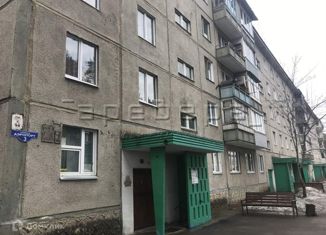 Продается 3-комнатная квартира, 60.2 м2, поселок городского типа Емельяново, улица Аэропорт, 3